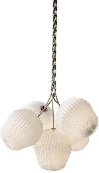 Le Klint THE BOUQUET Medium Chandelier med 5 standardskärmar
